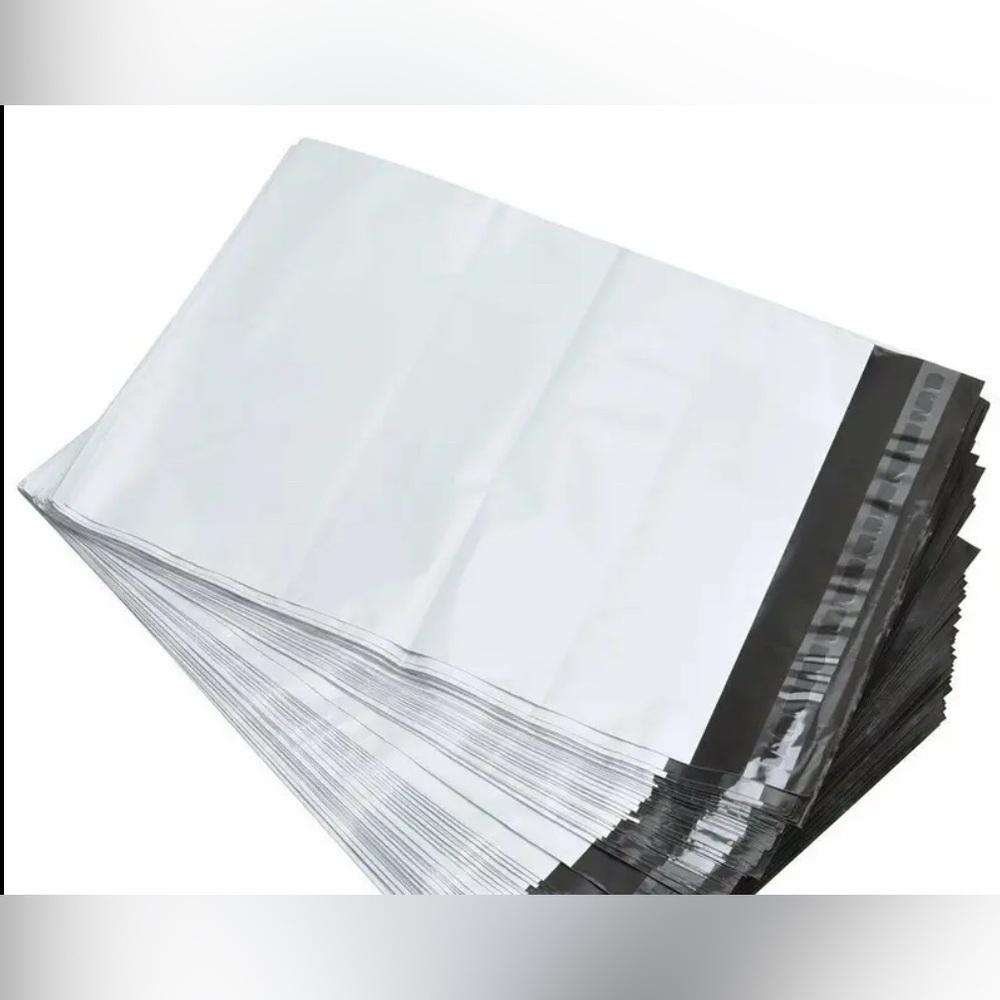 Poly mailers bundle Of 50 Units 6” x 9” Material: PE (Polyethylene) - Picture 2 of 11